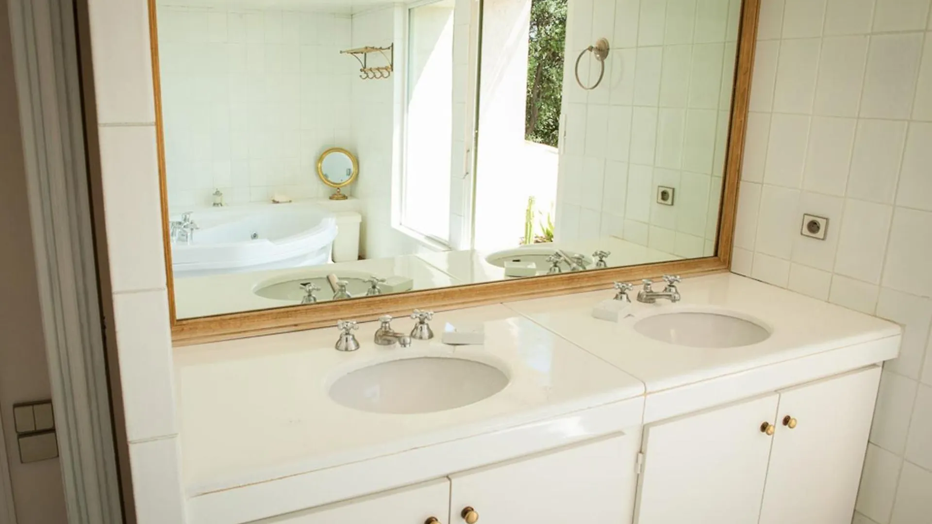 Lou Mas Soubran Vi2083 By Riviera Holiday Homes Nice Villa